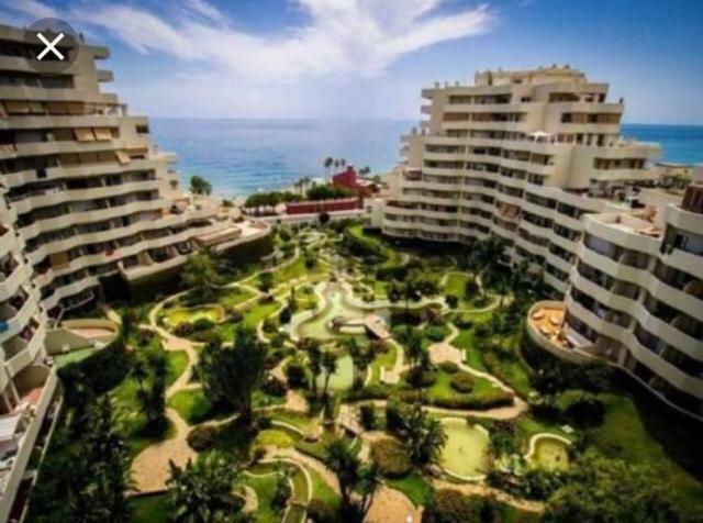 Benalbeach Jr Suite Малага Екстер'єр фото