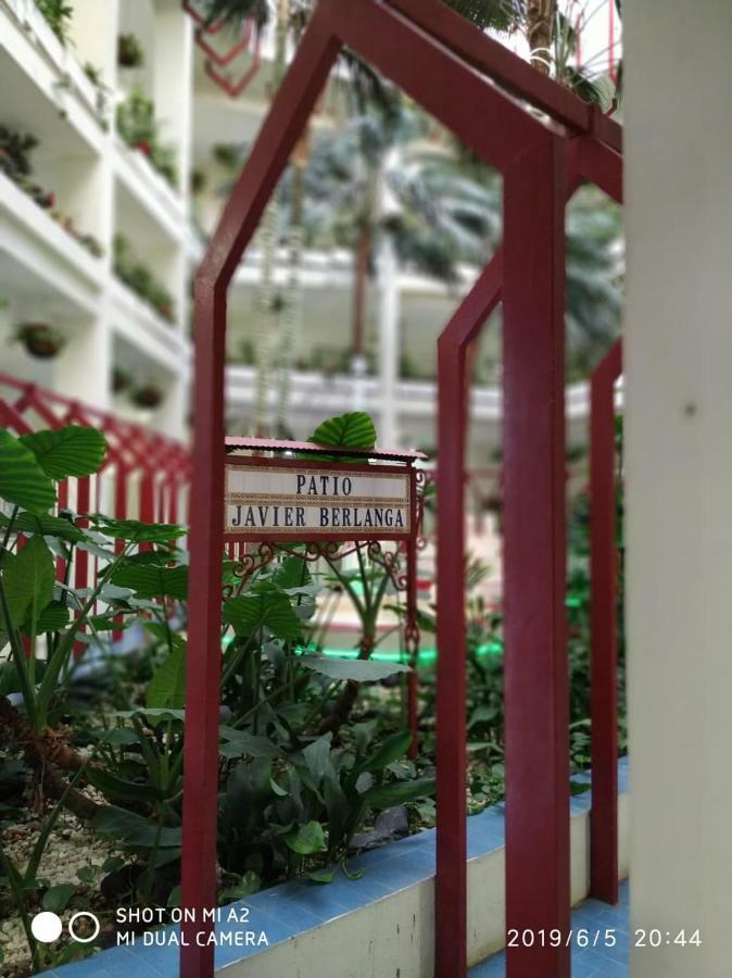 Benalbeach Jr Suite Малага Екстер'єр фото